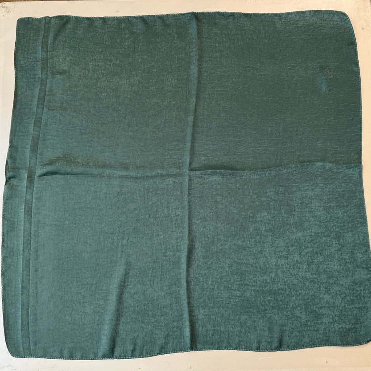 روسری ابر و بادی زنانه مدل مینی اسکارف ساتن پتینه ساده کد 1 با طول و عرض 70x70 سانتیمتر