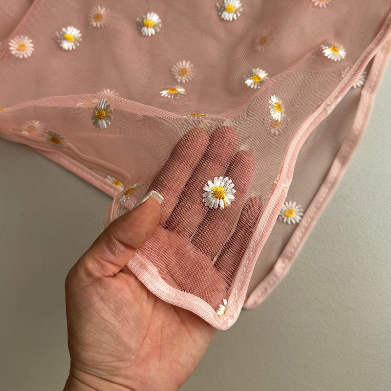 روسری زنانه مدل توری گل بابونه ای کد 60