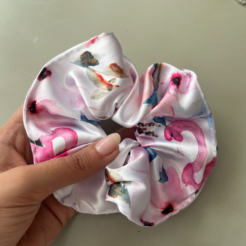 رو بالشی مدل ساتن ابریشم طرح فلامینگو سایز 50*70 سانتی متر به همراه کلاه خواب و چشم بند و کش مو
