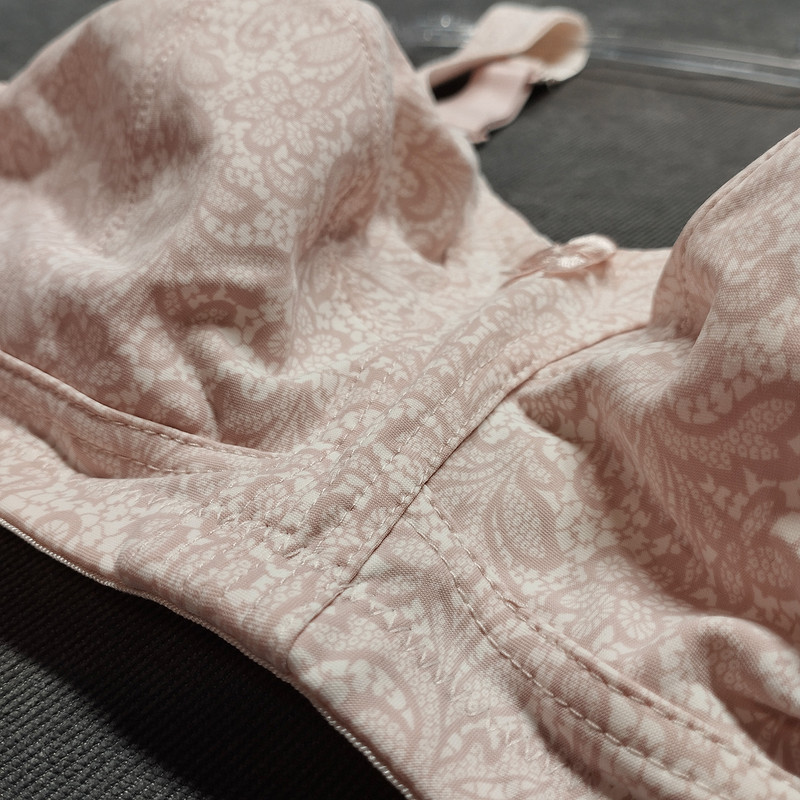سوتین بدون پد با بند ساده زنانه مدل 8235