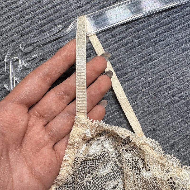 سوتین فنردار زنانه ناکد مدل 001036