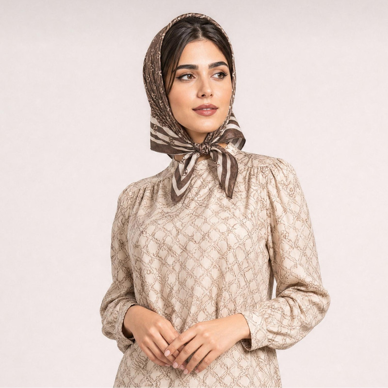 مینی اسکارف نخ زنانه مدل E007 با طول و عرض 81*84 سانتیمتر