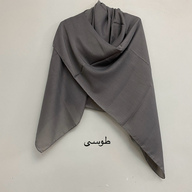 روسری زنانه مدل نخی چهارفصل قواره متوسط دور دوخت