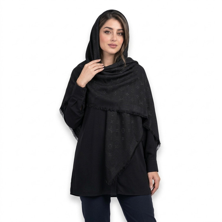 روسری زنانه ابریشم طرح حروف مدل E500