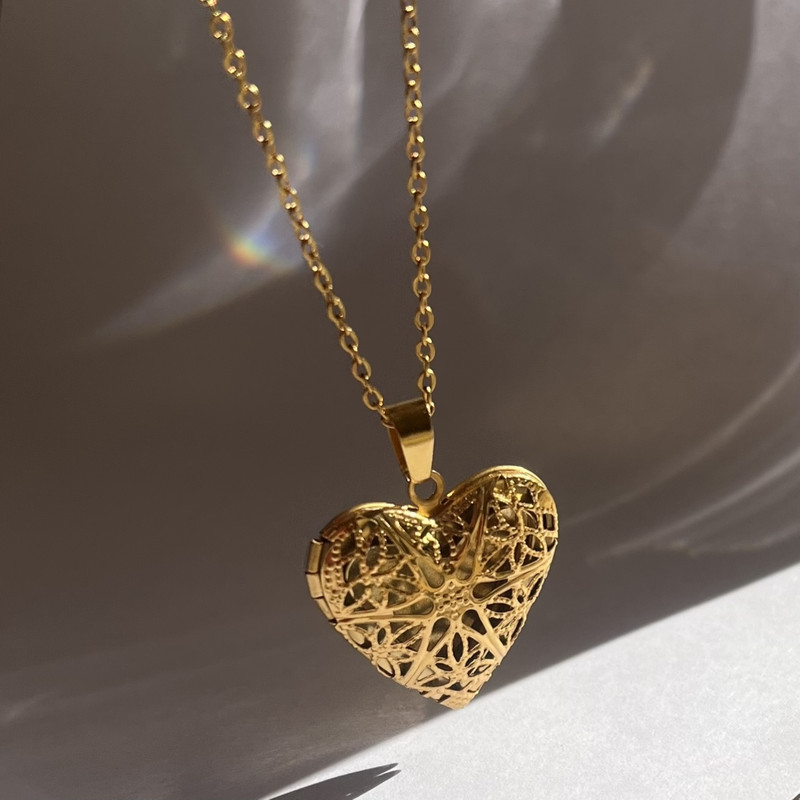 گردنبند زنانه مدل لاکت قلب 493