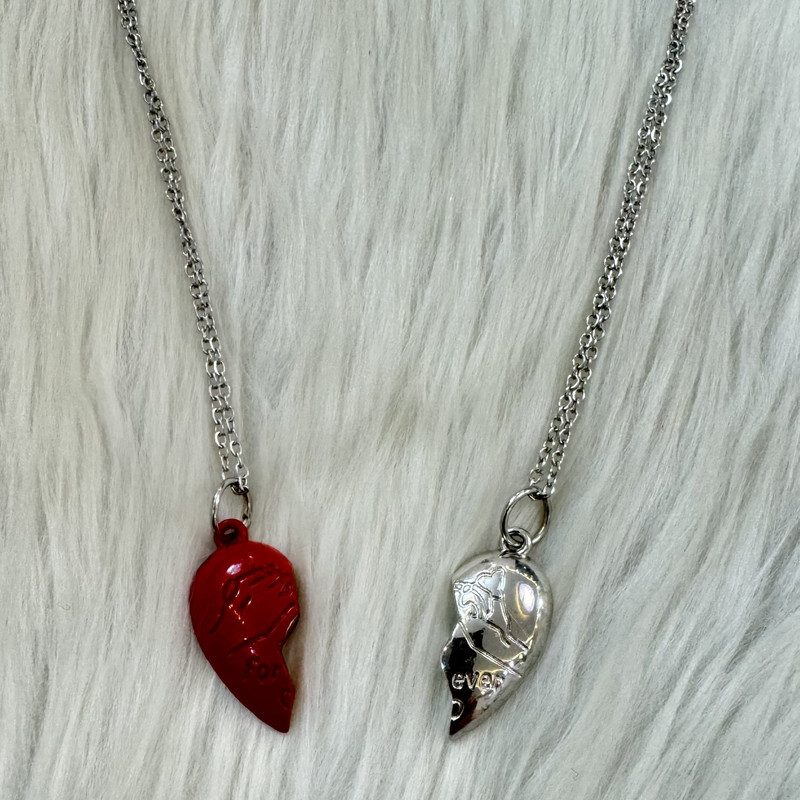 گردنبند مدل مگنتی استیل طرح قلب فور اور عاشق کد 2heart114 بسته 2 عددی