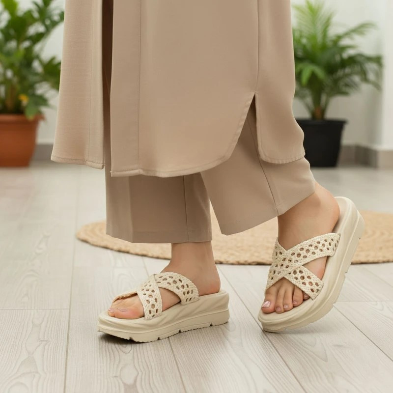 دمپایی زنانه پاپا مدل لژ دار الینا NCF.4312