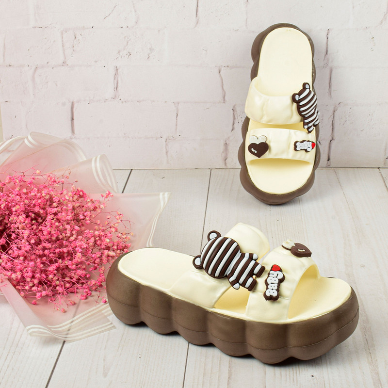 دمپایی زنانه زیتون مدل خرس عاشق کد KLBS.4171