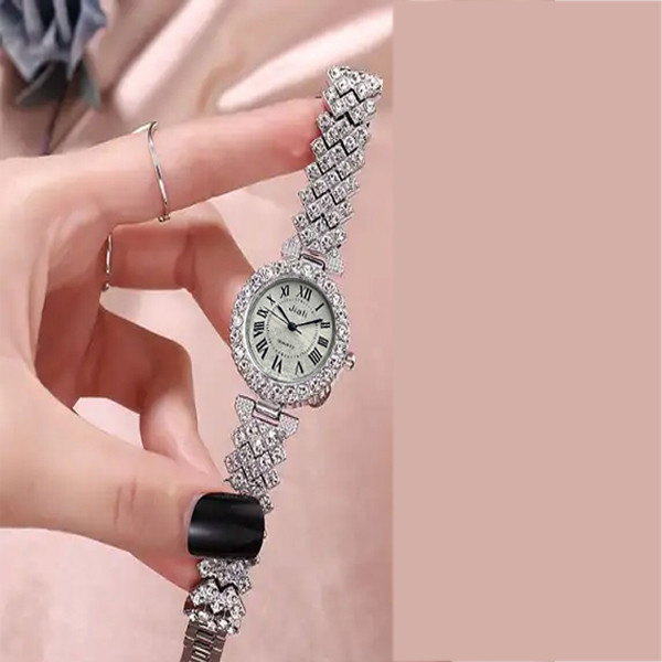 ساعت مچی عقربه ای زنانه جیالی مدل فول نگین کد 01