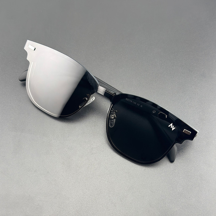 فریم عینک طبی به همراه کاور آفتابی آلبرت وگ مدل CG3202C656-P01 Polarized Double Switch