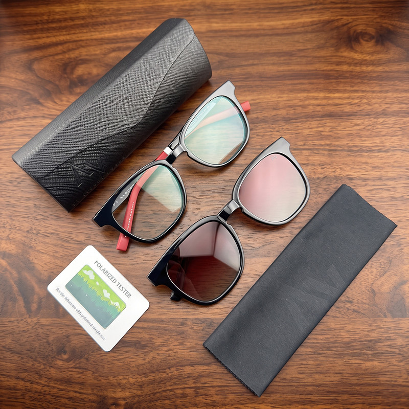 فریم عینک طبی آلبرت وگ مدل CG7705C01-P199 Polarized Double Switch به همراه کاور آفتابی
