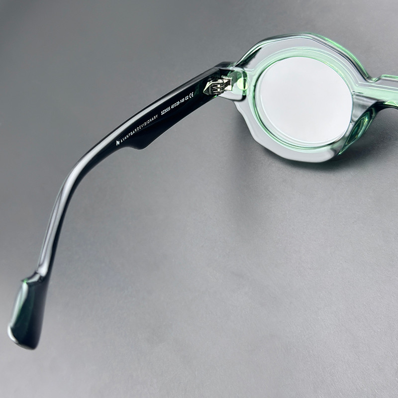 فریم عینک طبی آلبرت وگ مدل SZ3005 C2 Polarized Double Switch به همراه کاور آفتابی