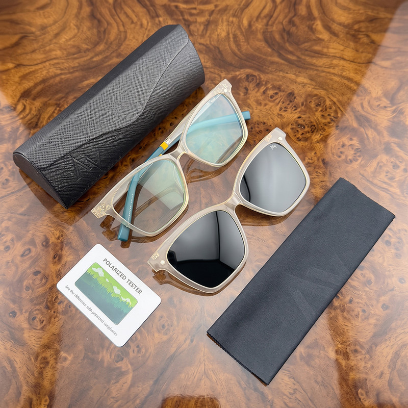 فریم عینک طبی آلبرت وگ مدل CG7704C690-P265 Polarized Double Switch به همراه کاور آفتابی