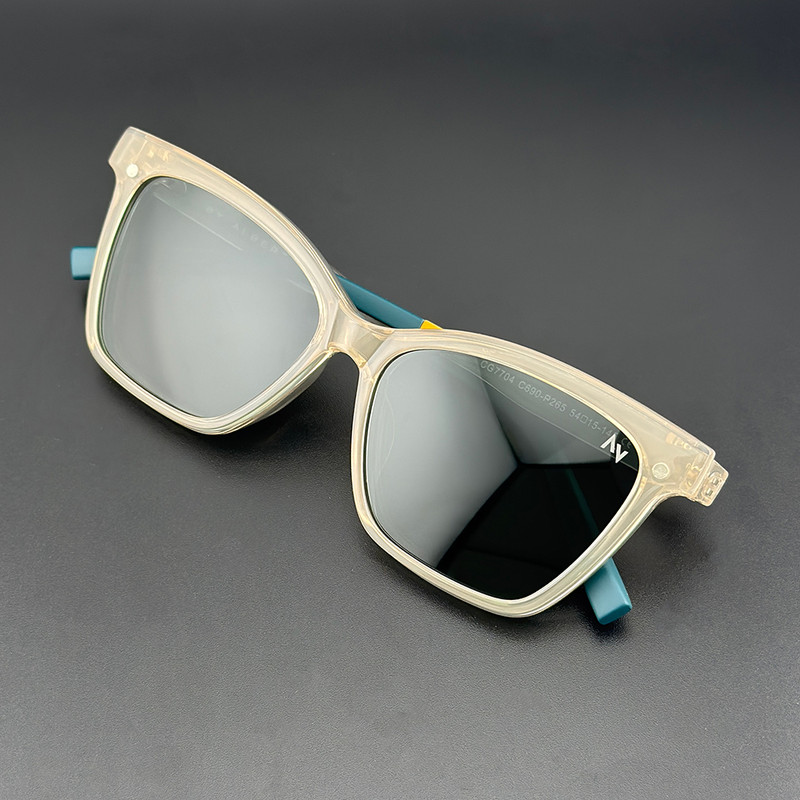 فریم عینک طبی آلبرت وگ مدل CG7704C690-P265 Polarized Double Switch به همراه کاور آفتابی